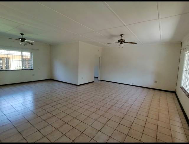 3 BEDROOM FREESTANDING TO LET IN PANORAMA